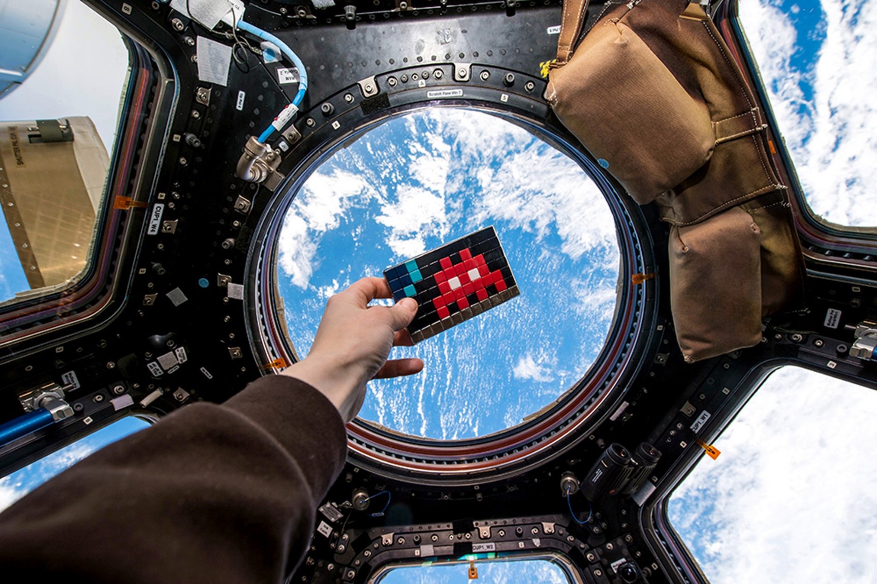 Space Invader dans la station spatiale ISS